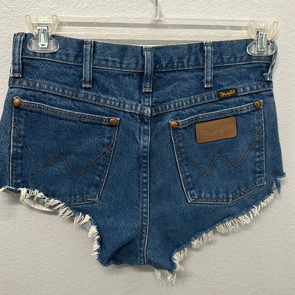 Wrangler shorts size 30 - Picture 2 of 3